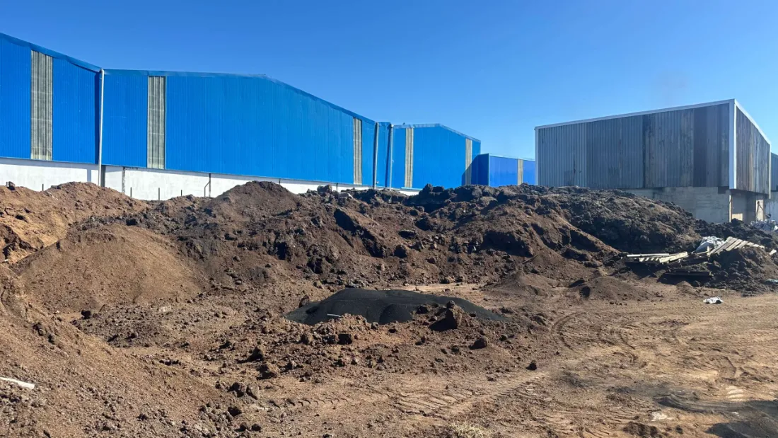 Site de production de BIOX CARBON et stock de grignons d'olive
